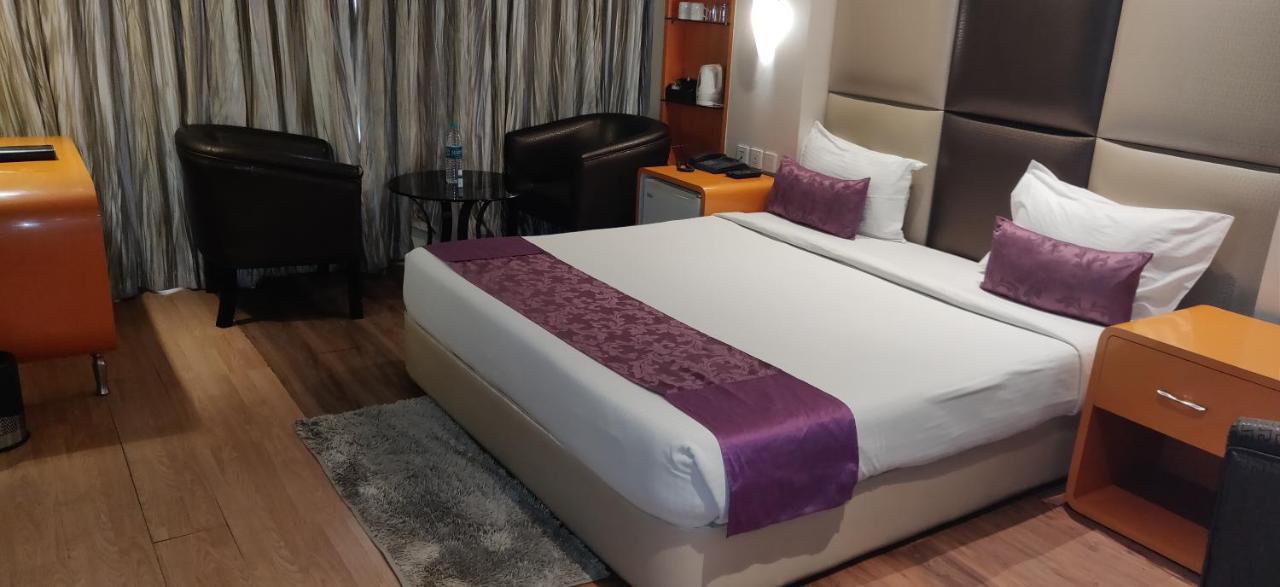 Ritu Ivy Hotel Calcutta Eksteriør billede